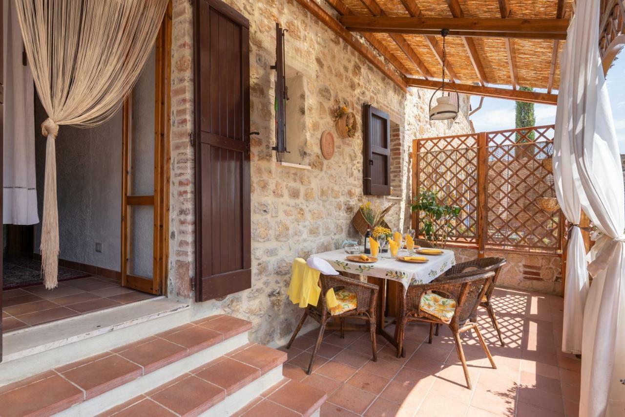 Giulia Superior Apartment Shared Pool Wi-Fi Casole d'Elsa Exterior photo